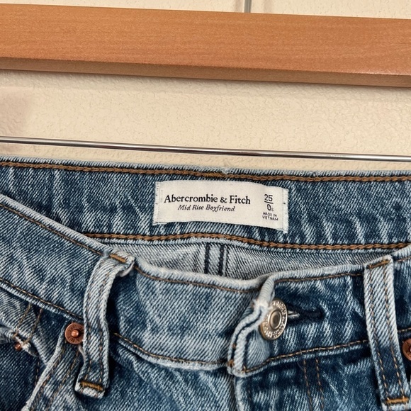 Abercrombie Medium Wash Distressed Mid Rise Boyfriend Jean 25S - Picture 7 of 11